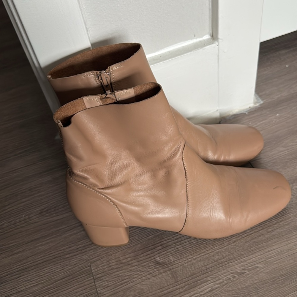 TONY BIANCO BOOTS Nude US Size 10